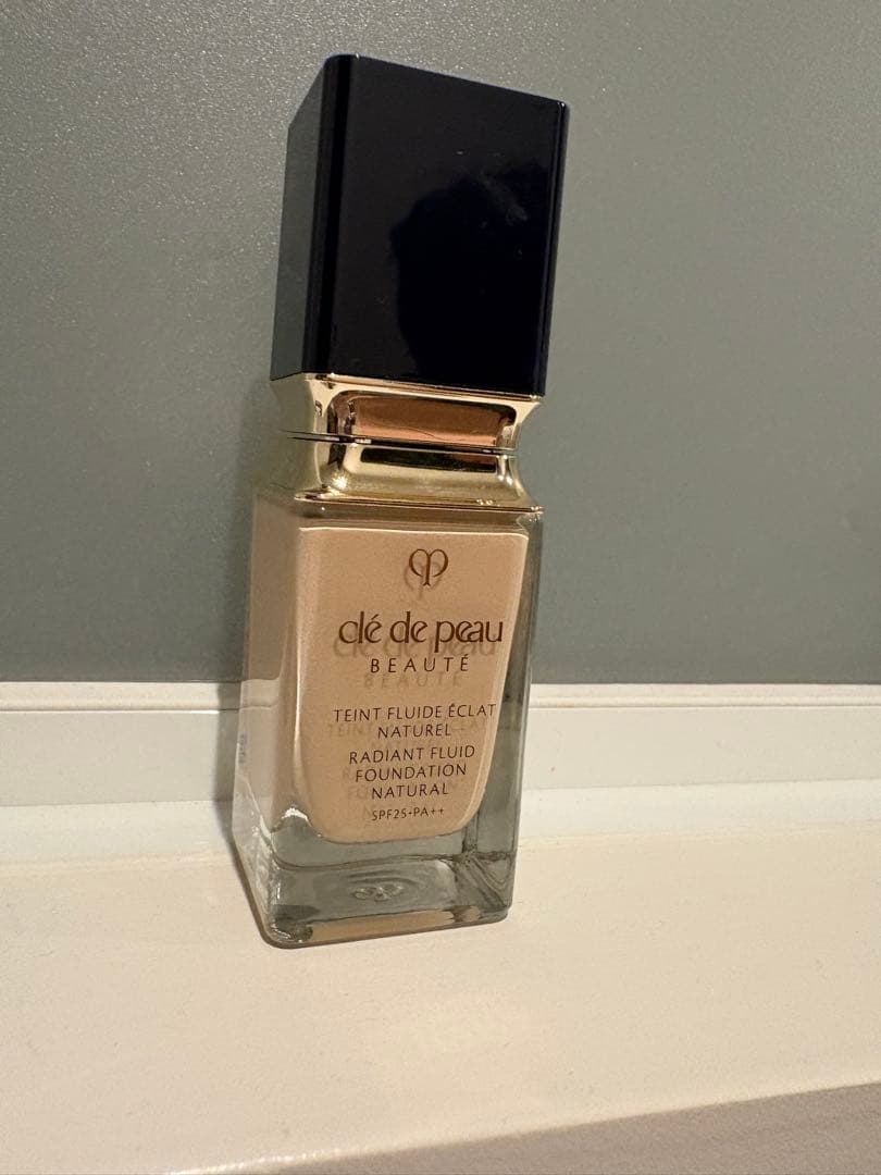 クレ・ド・ポー ボーテ タンフリュイドエクラナチュレル ピンクオークル00