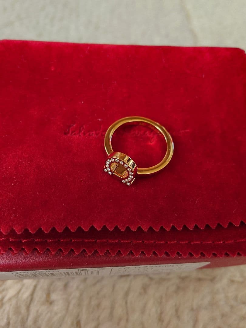 フェラガモ　ガンチーニリング　52