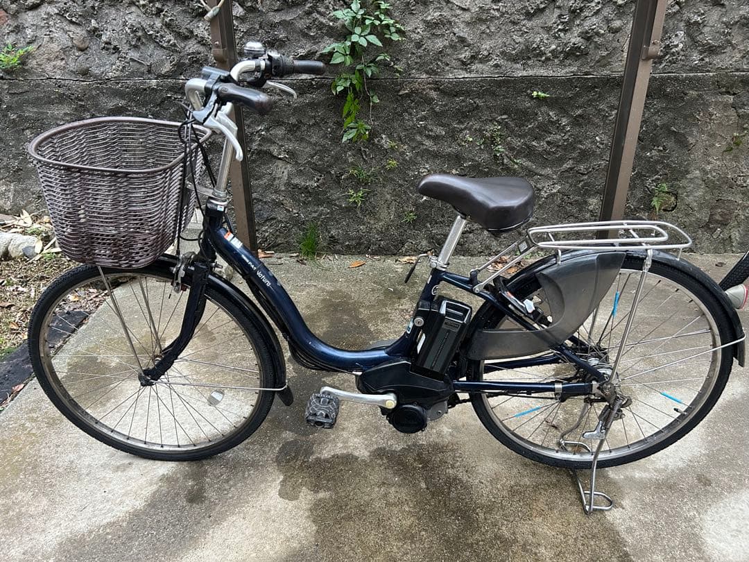 ニ*ン様 電動アシスト自転車 黒 バスケット付き バッテリー充電器付き