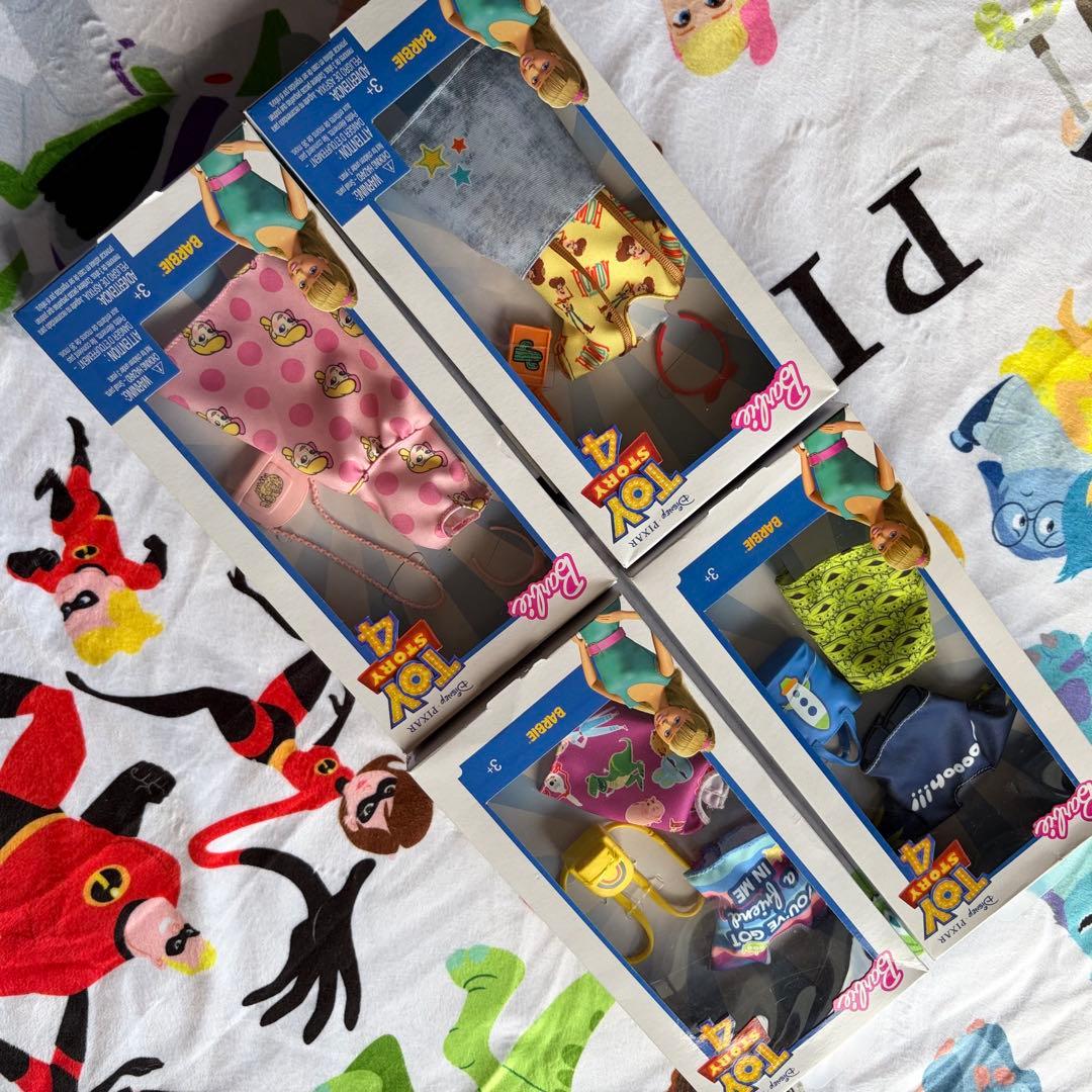 バービー トイ・ストーリー4 衣装セット アウトフィット Barbie 4着