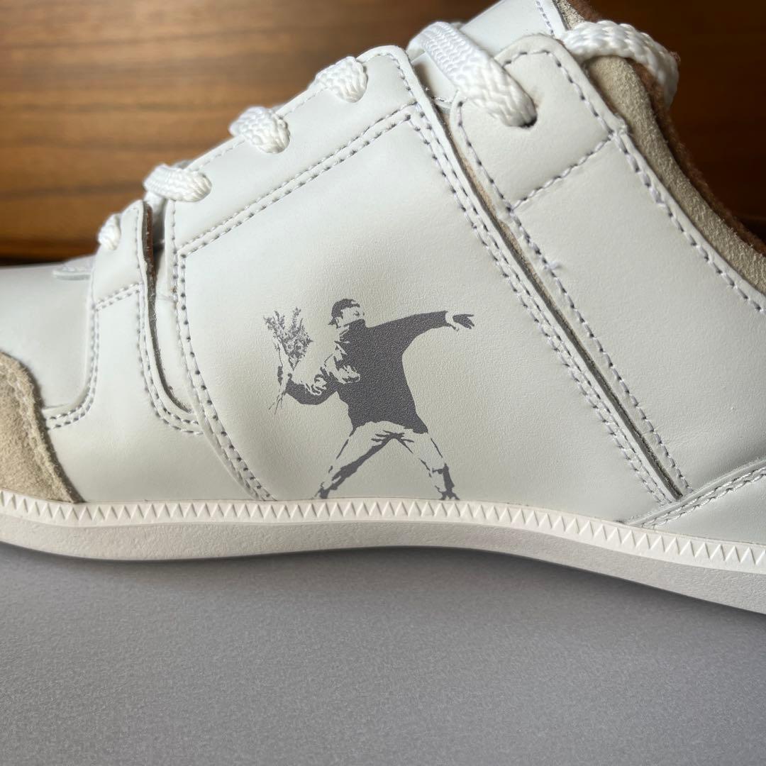 限定コラボ スニーカー via SANGACIO × バンクシー 27.0cm - メルカリ