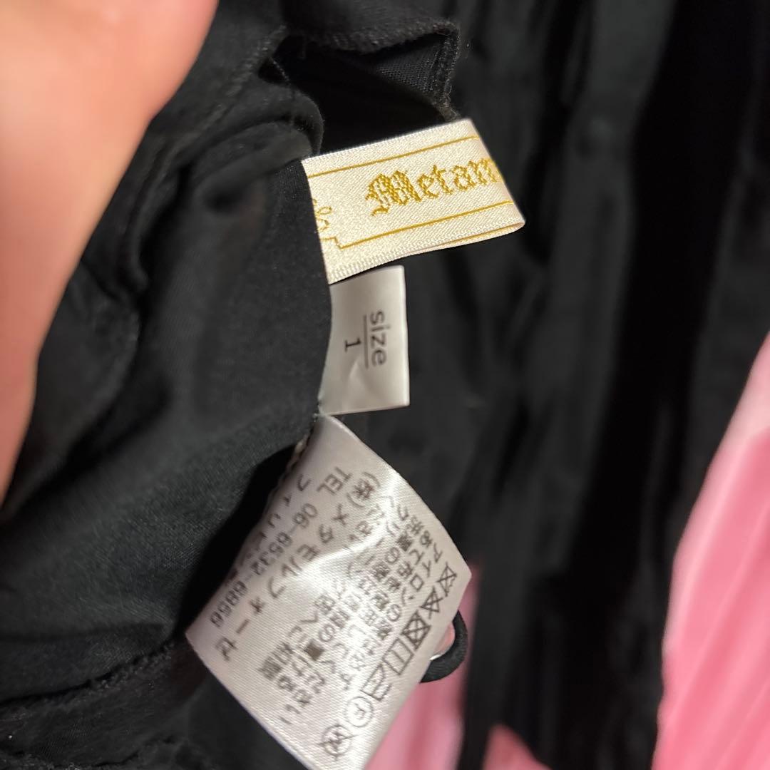 美品 メタモルフォーゼ 無地スクエアあき長袖ブラウス ブラック 通常