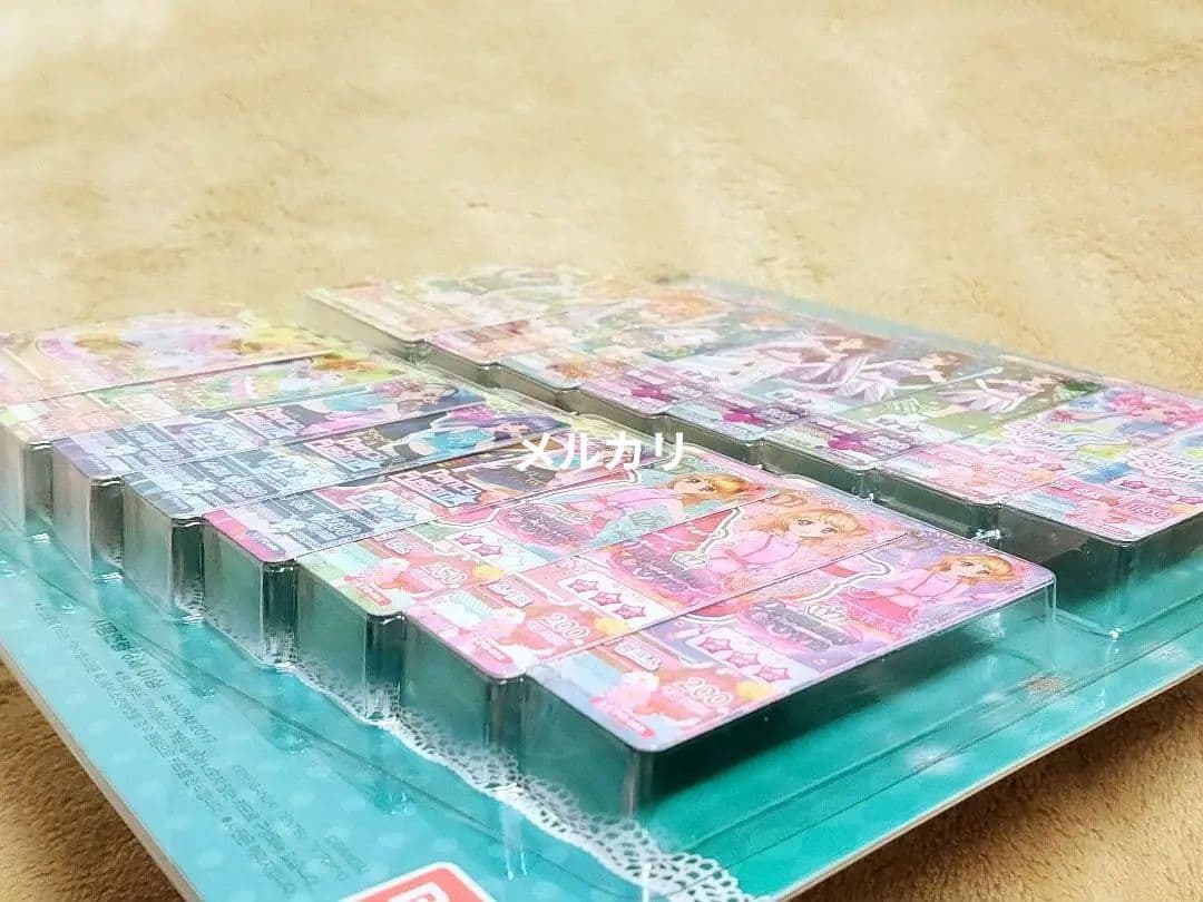 韓国版 アイカツカード18枚セット】 - メルカリ