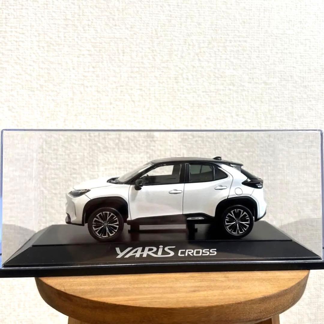 YARIS CROSS 1/43スケールミニカー