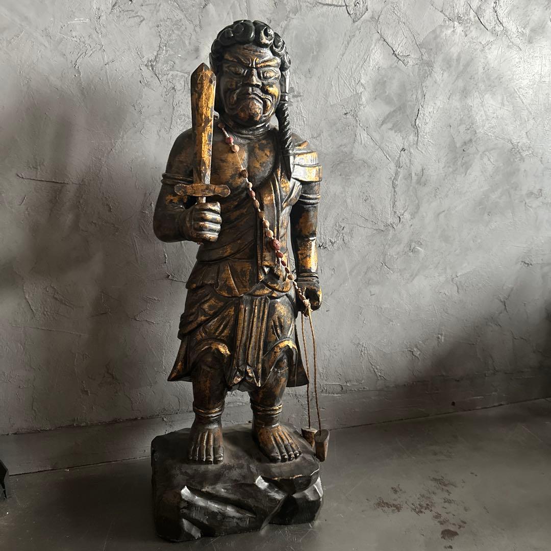 ヴィンテージ　迫力の木製彫刻 剣を持つ像