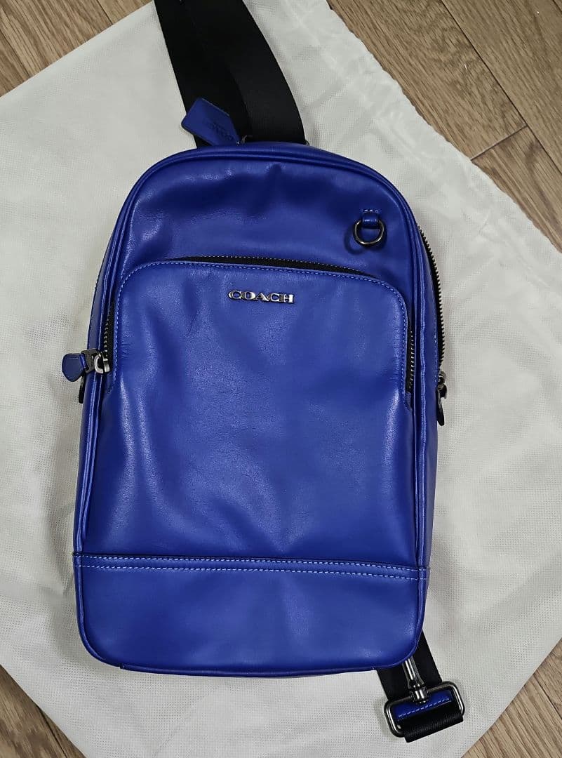COACH ブルーレザー ボディバッグ