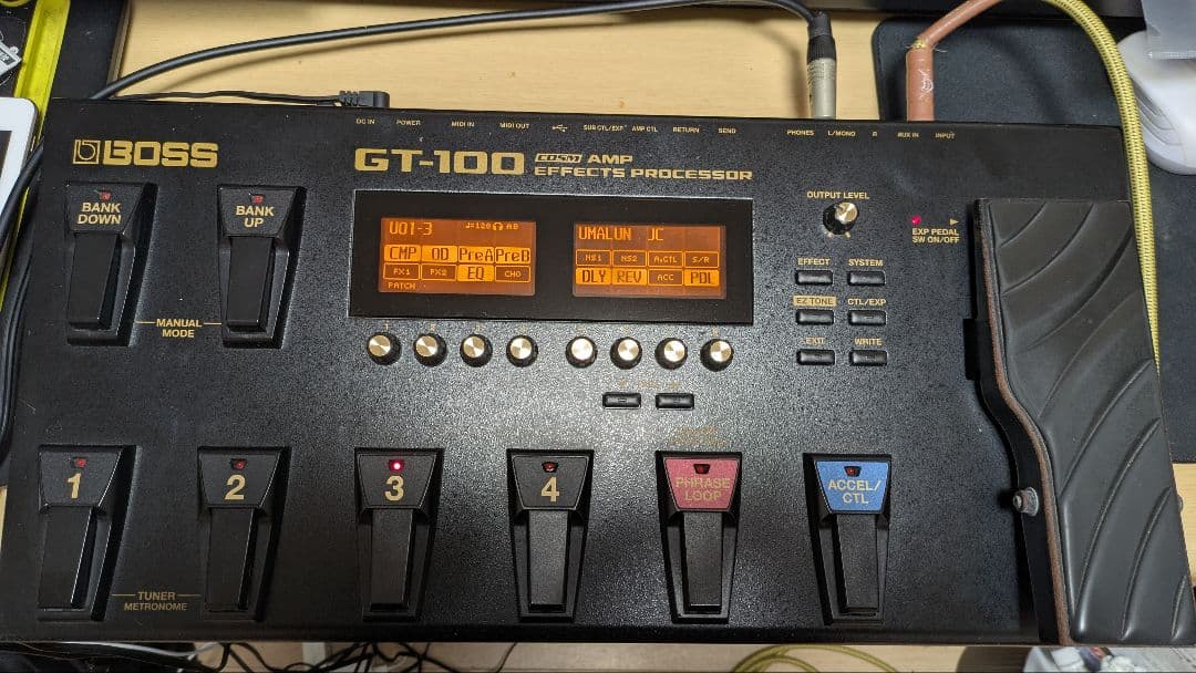ギター Boss GT-100
