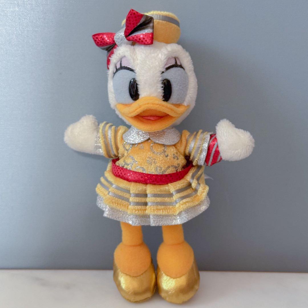 ディズニーランド 30th デイジーダック ぬいぐるみバッジ - メルカリ