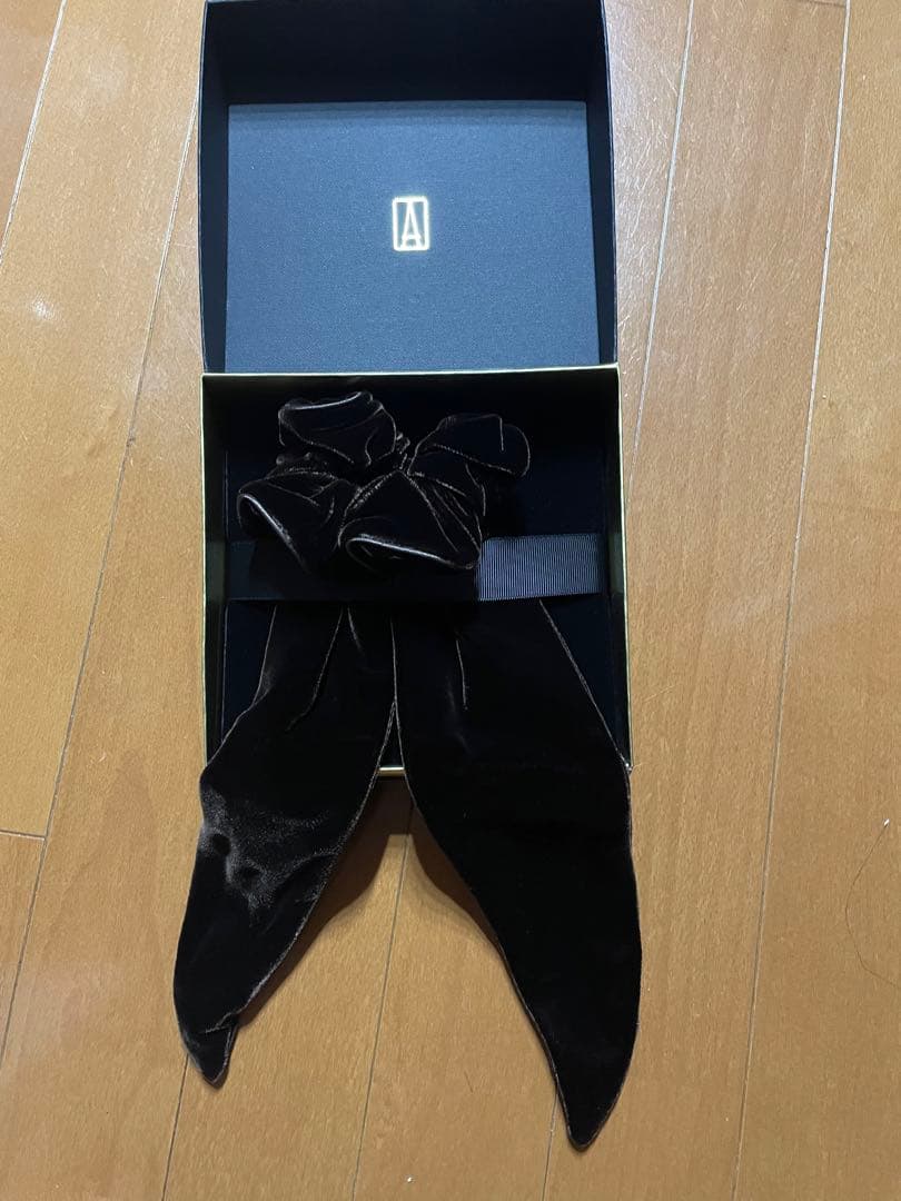 ALEXANDRE DE PARIS ベルベットシュシュ