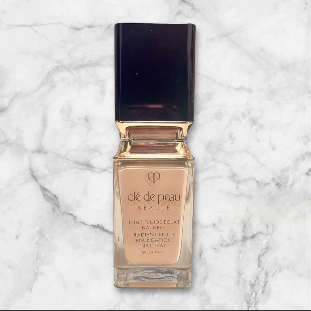 クレ・ド・ポー ボーテ タンフリュイド エクラ ナチュレル オークル00 compass1650667087.jpg