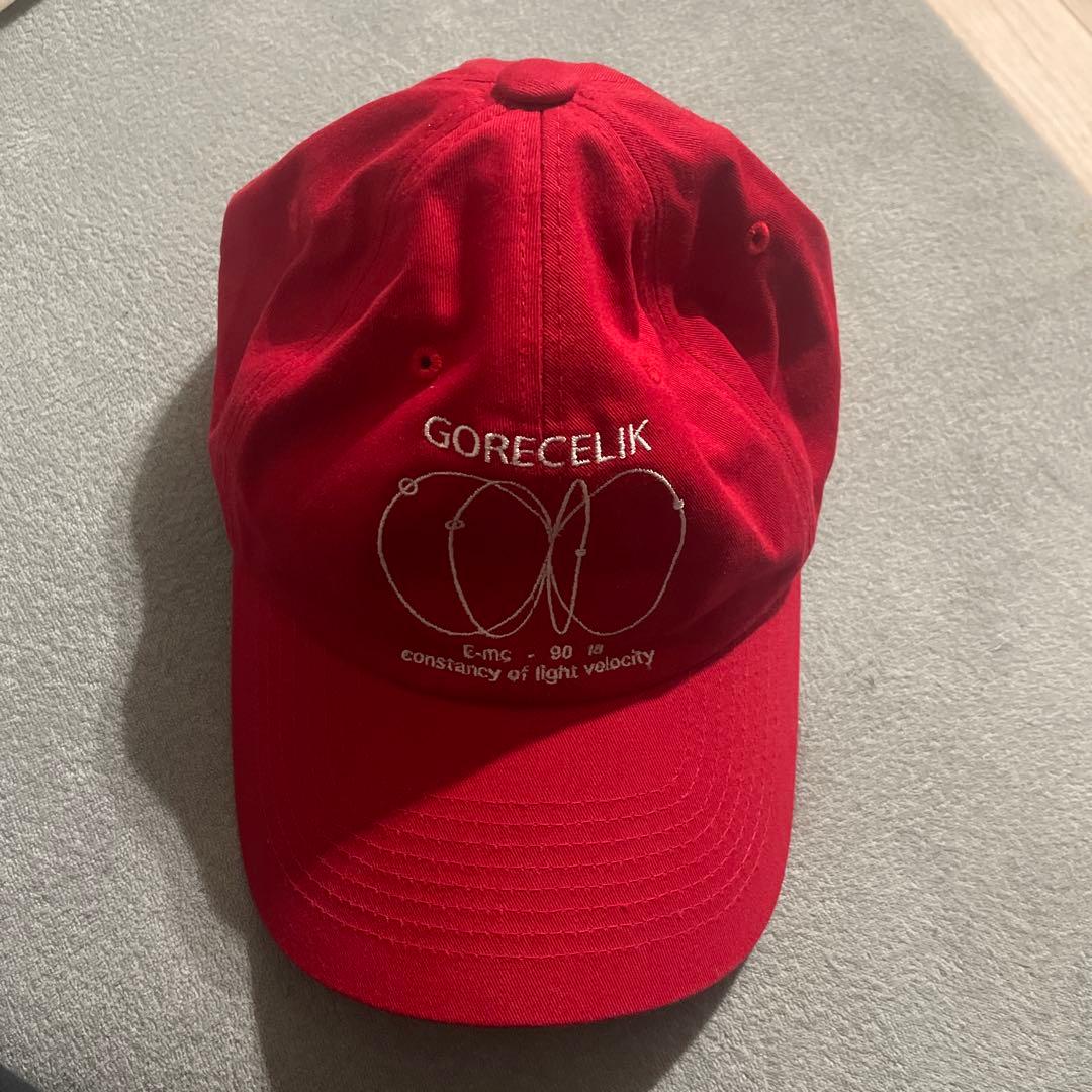 GADID ANONIEM 赤いベースボールキャップ