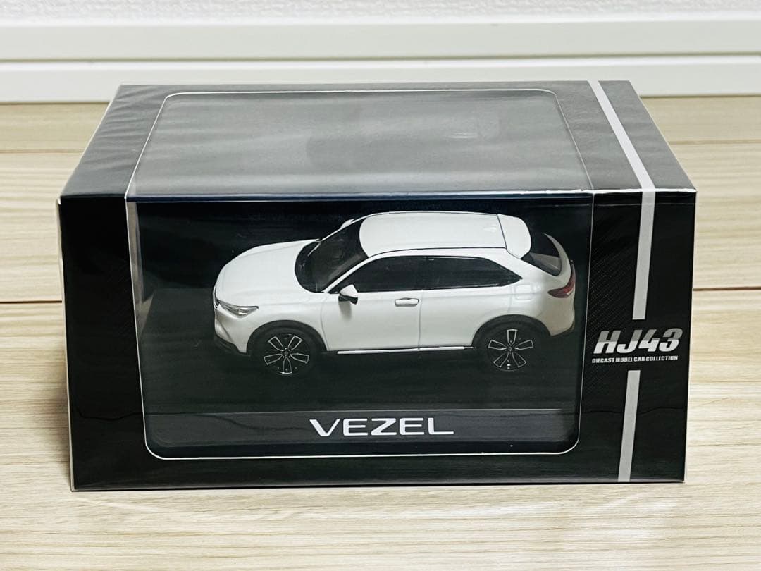 ホビージャパン　ホンダ　ヴェゼル　e:HEV　1/43 プラチナホワイトパール