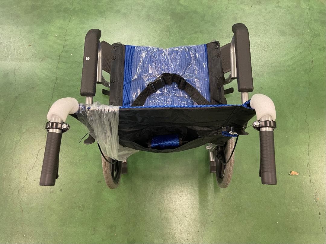 折りたたみ車椅子 軽量 介助型 耐荷重100kg 背折れ 透気性 青 - メルカリ