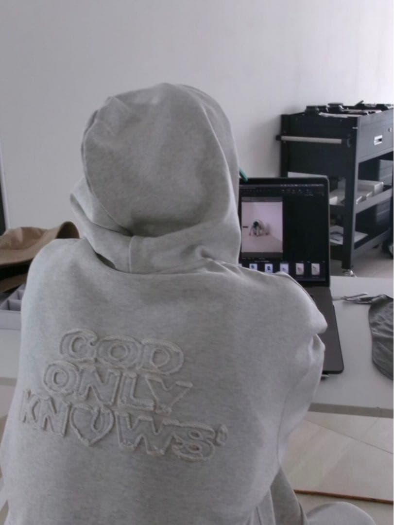 GOD ONLY KNOWS SWEAT HOODIE 岩田剛典