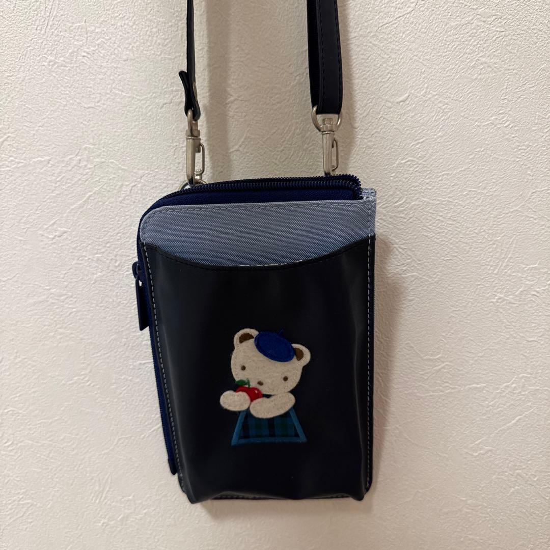 ファミリア familiar リバティ スマホショルダー 未使用 美品 - メルカリ