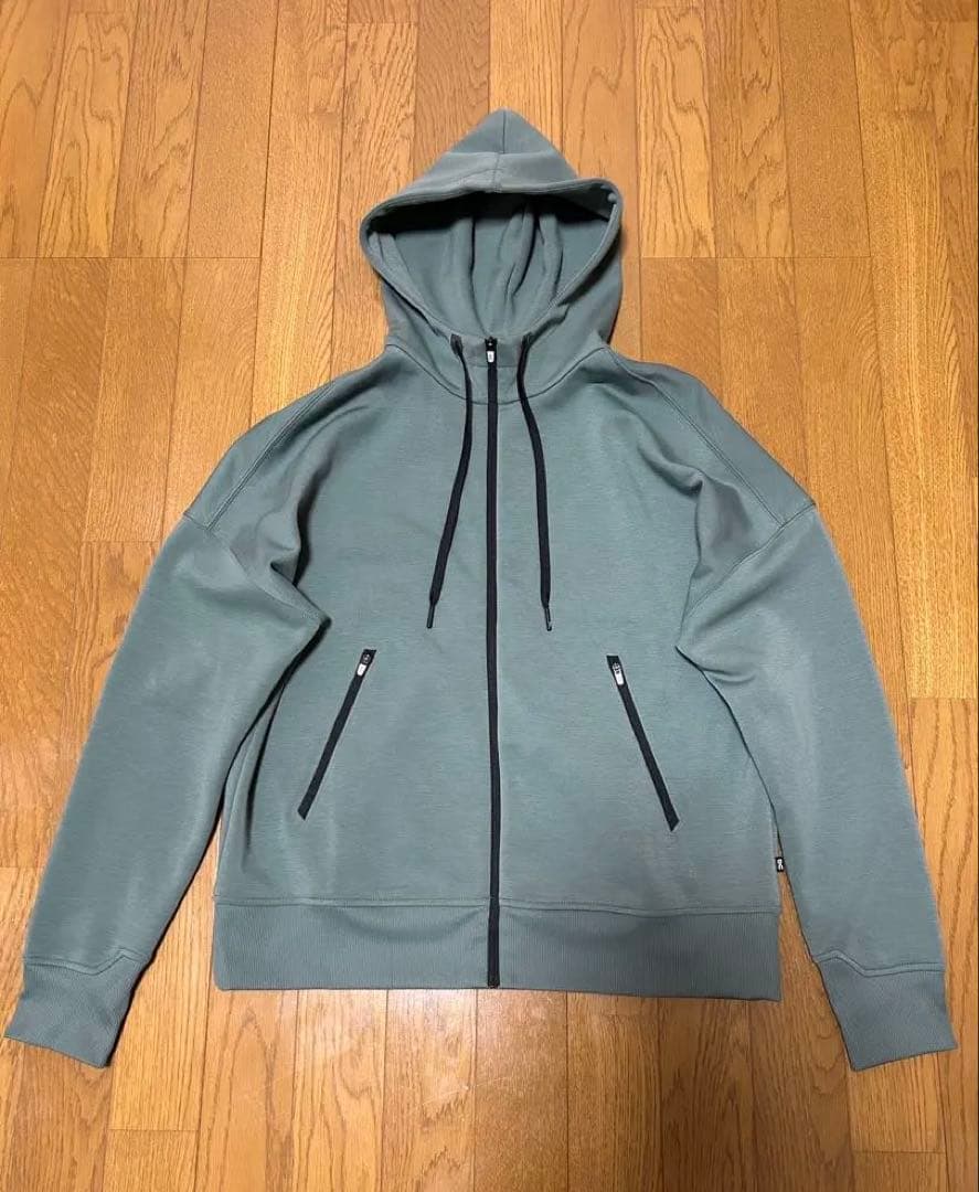 on ジップフーディー　ジップパーカー