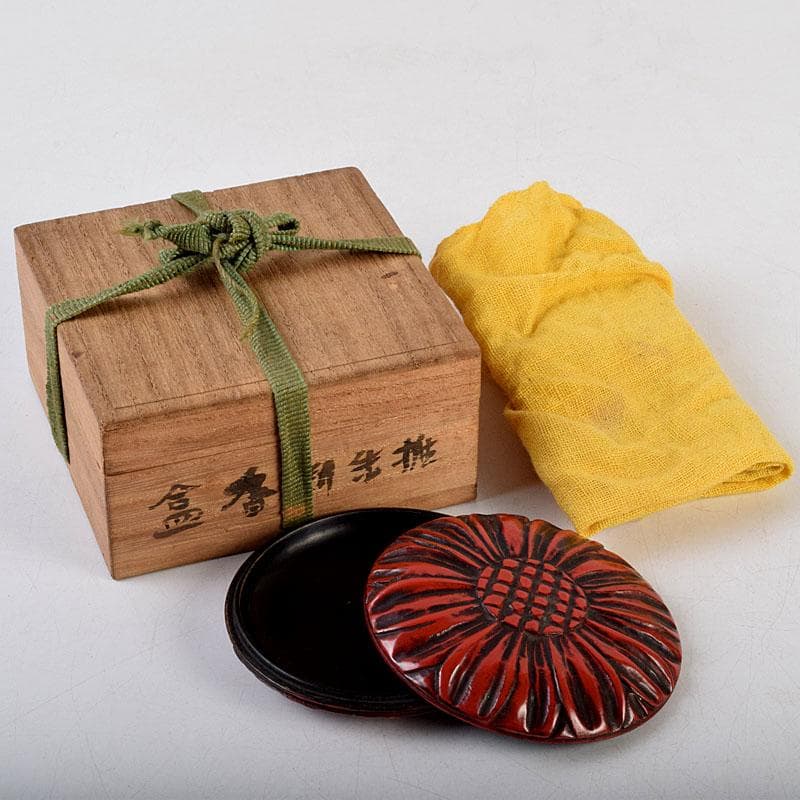 茶道具　剔紅　堆朱　花彫香合　時代箱　V　9267 茶道具 剔紅 堆朱 花彫香合 時代箱 V 9267 - メルカリ