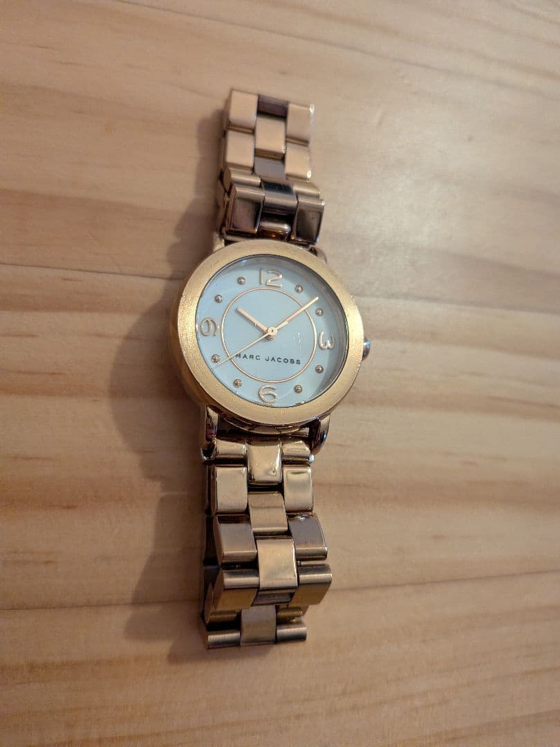美品電池切れ】MARC JACOBS 腕時計 ゴールド/シルバー - メルカリ