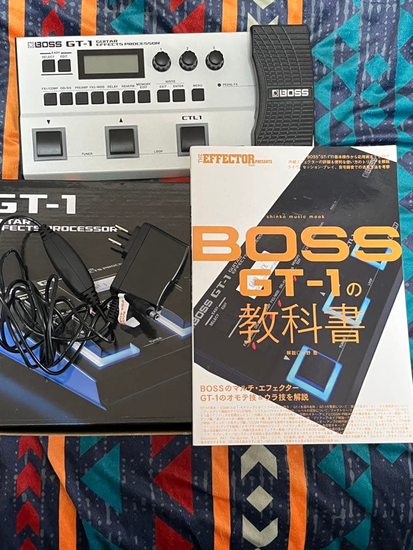 BOSS GT-1 エフェクター 本体と教科書付き