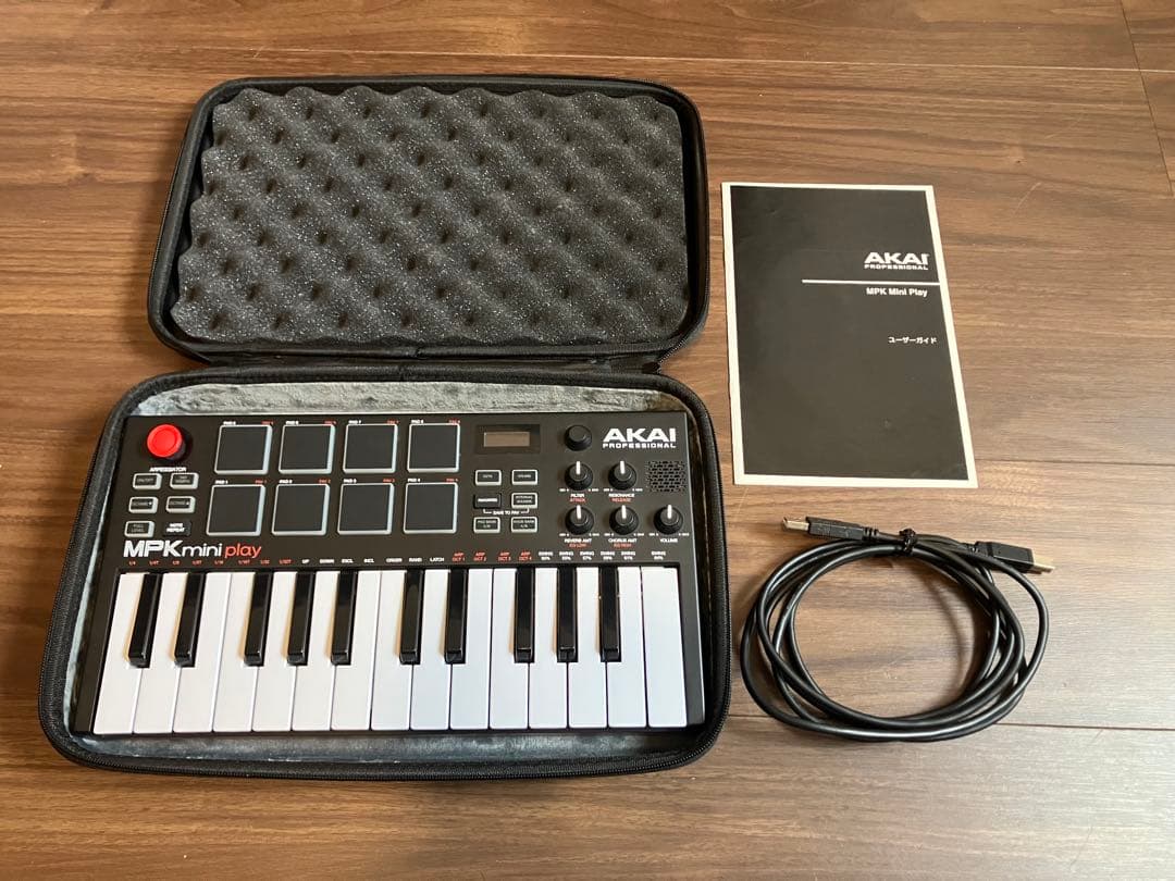 AKAI MPK Mini Play 本体と専用保護ケースのセット Amazon.com: Mchoi Hard Travel Carrying Case for AKAI Professional