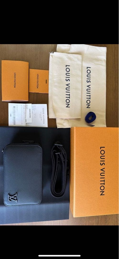 K⭐︎【未使用級極美品】LOUIS VUITTON アルファ・ウェアラブル