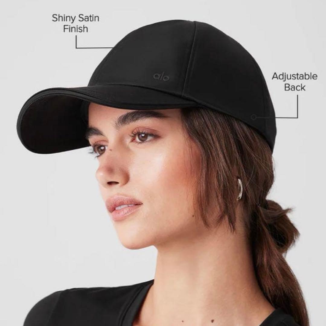 美品】AloYoga アロキャップSatin Off-Duty Cap - メルカリ