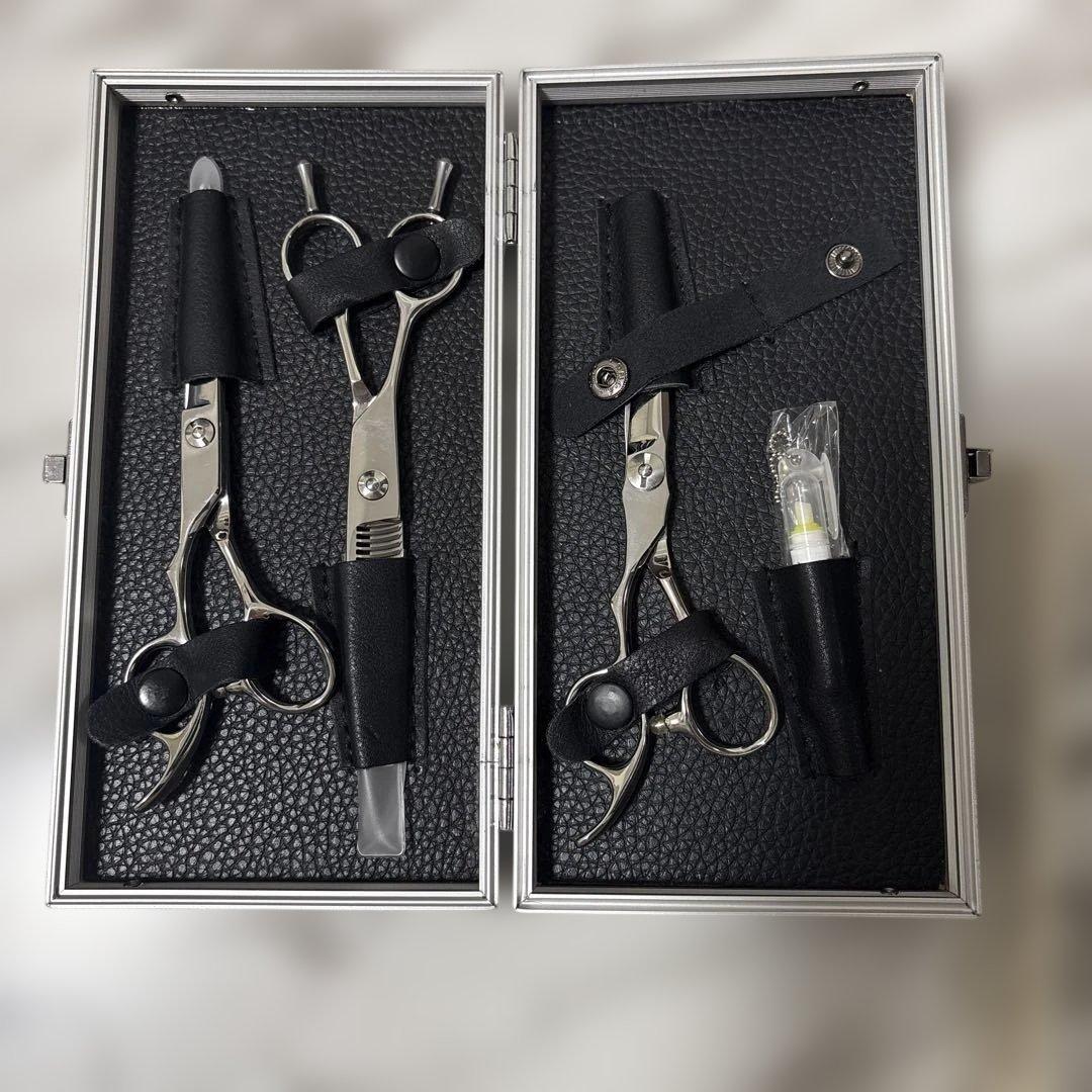 【新品未使用】美容学生 シザー左利き用 コーム3つ ケース付き hideo