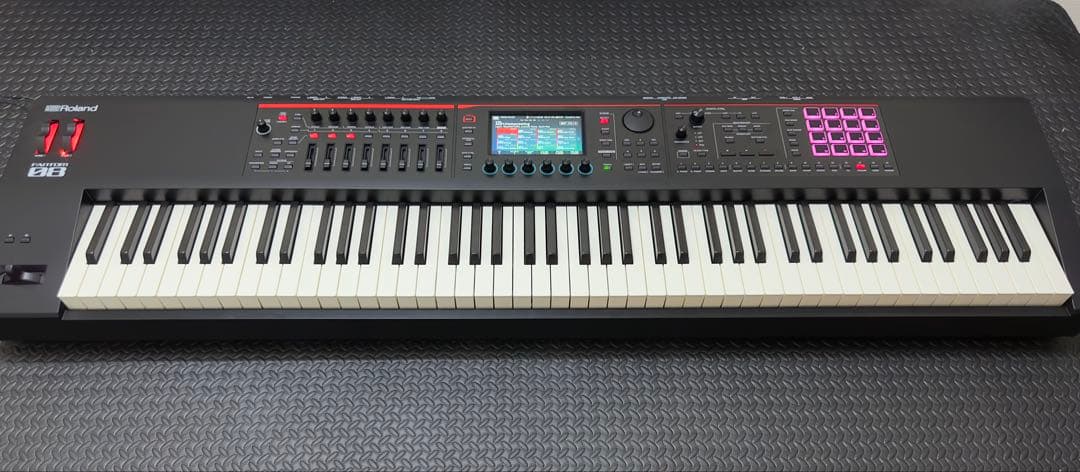 Roland FANTOM-08 シンセサイザー