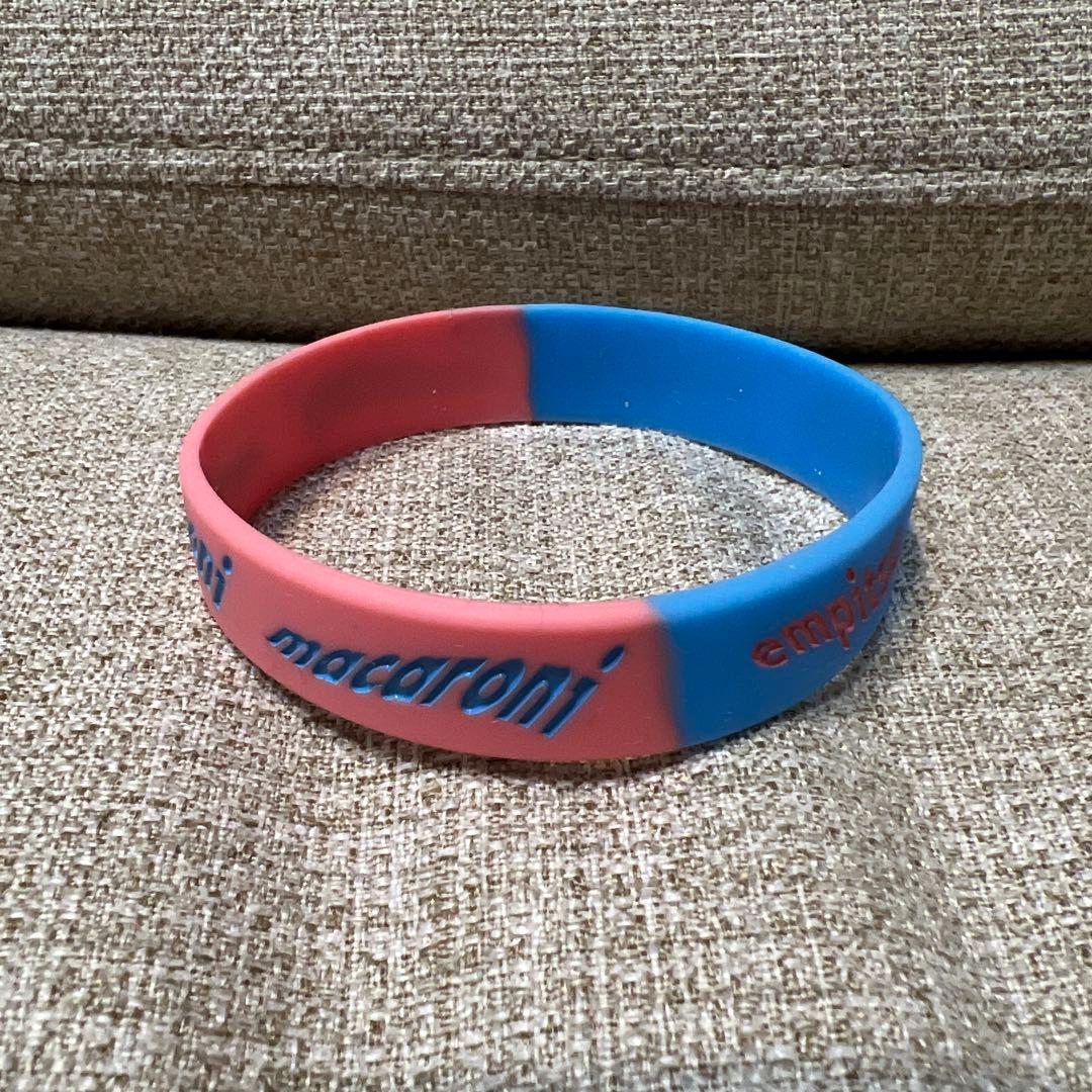 マカロニえんぴつ ラバーバンドセット（青・黒・ピンク・水色） - メルカリ