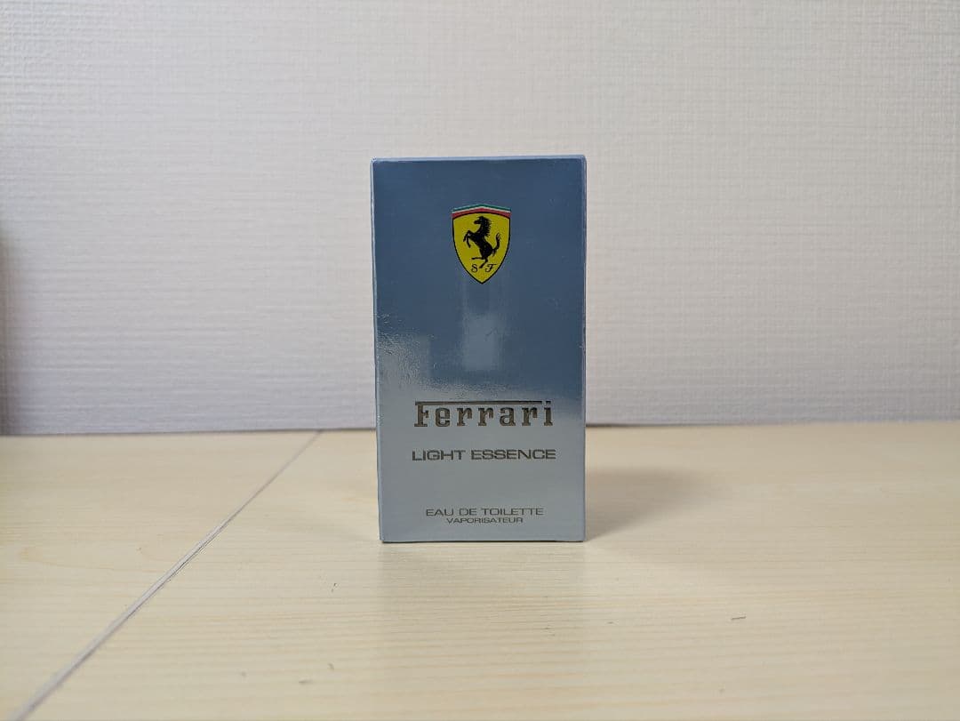 フェラーリ ライトエッセンス オードトワレ 30ml 香水