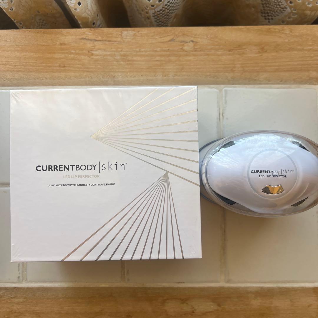 CURRENTBODY LED Lip Perfector リップ美顔器