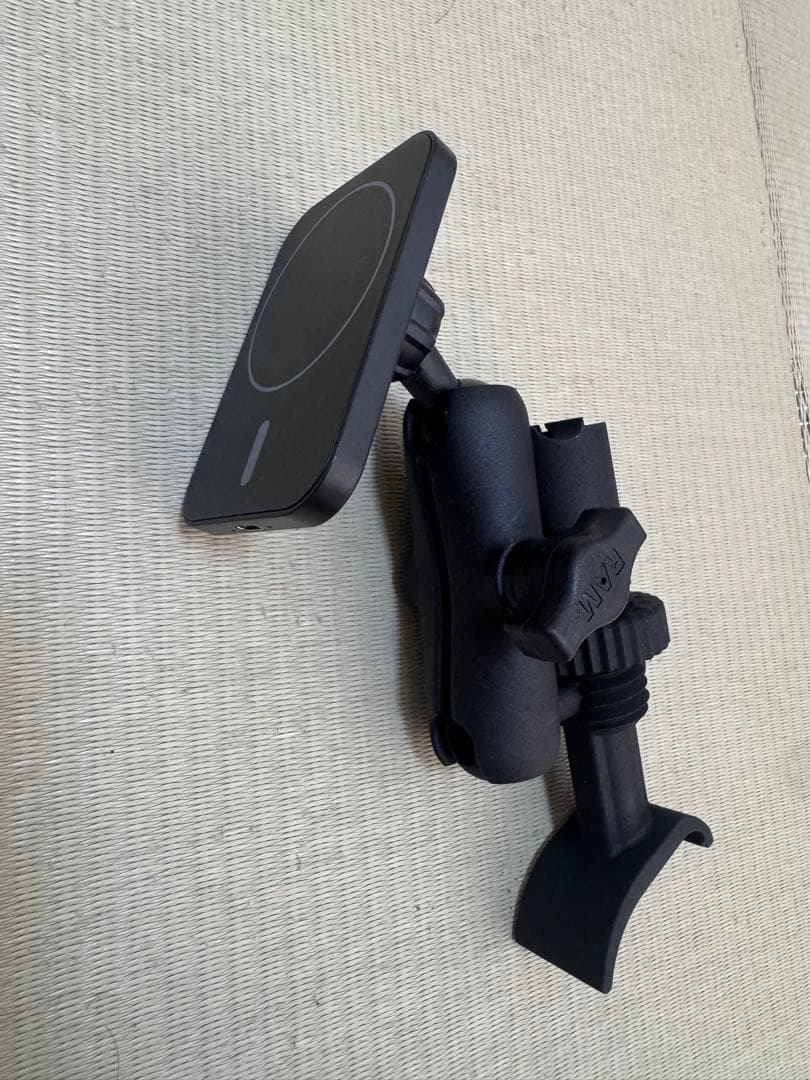 ディフェンダー用　モバイルホルダー