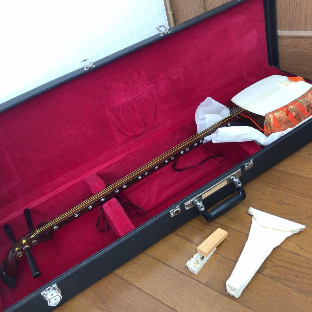 三味線　本体 3弦 木製 バチ　ハードケース付き