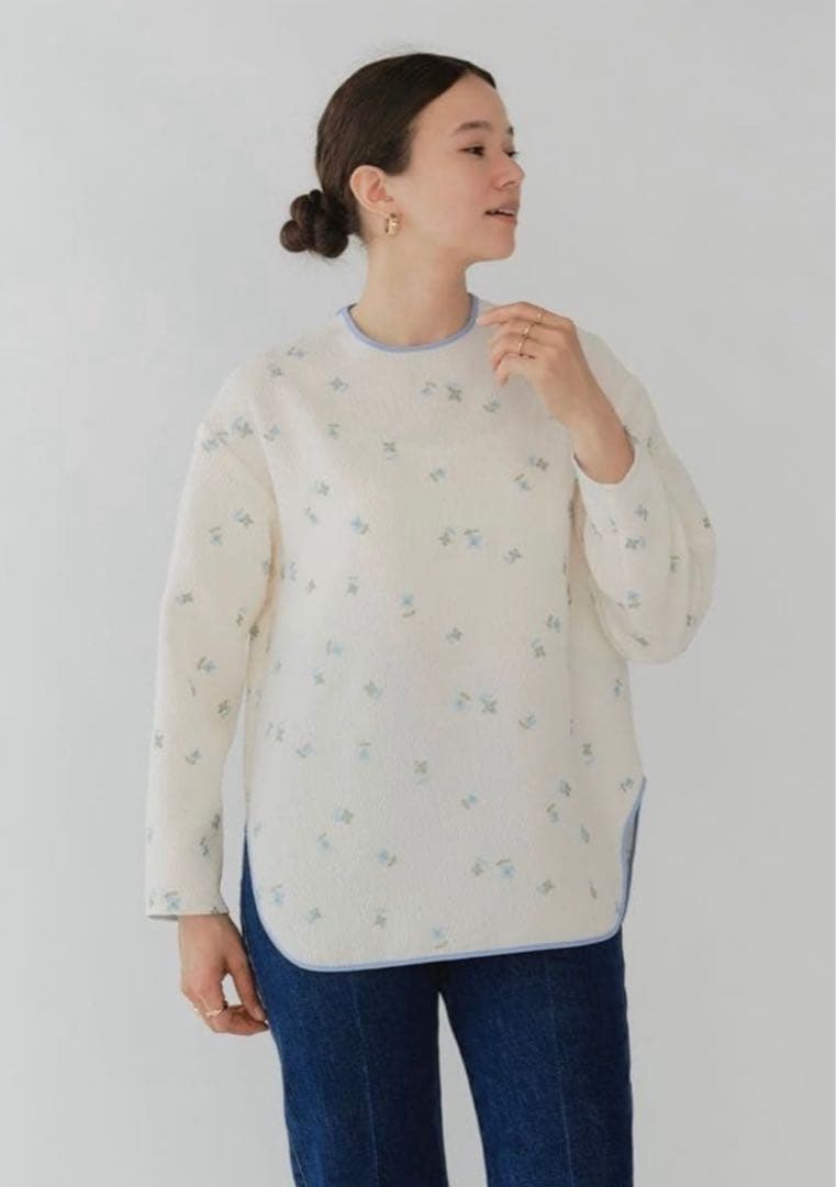 yori フクレ刺繍シンプルブラウス【2025AW】ヨリ