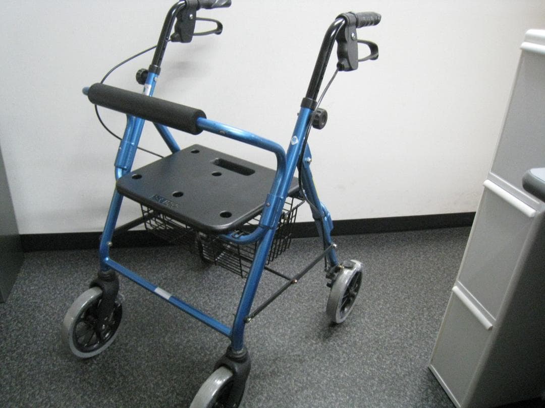 ハッピーⅡ NB 竹虎 歩行器 介護用品 ブルーメタリック バスケット付き