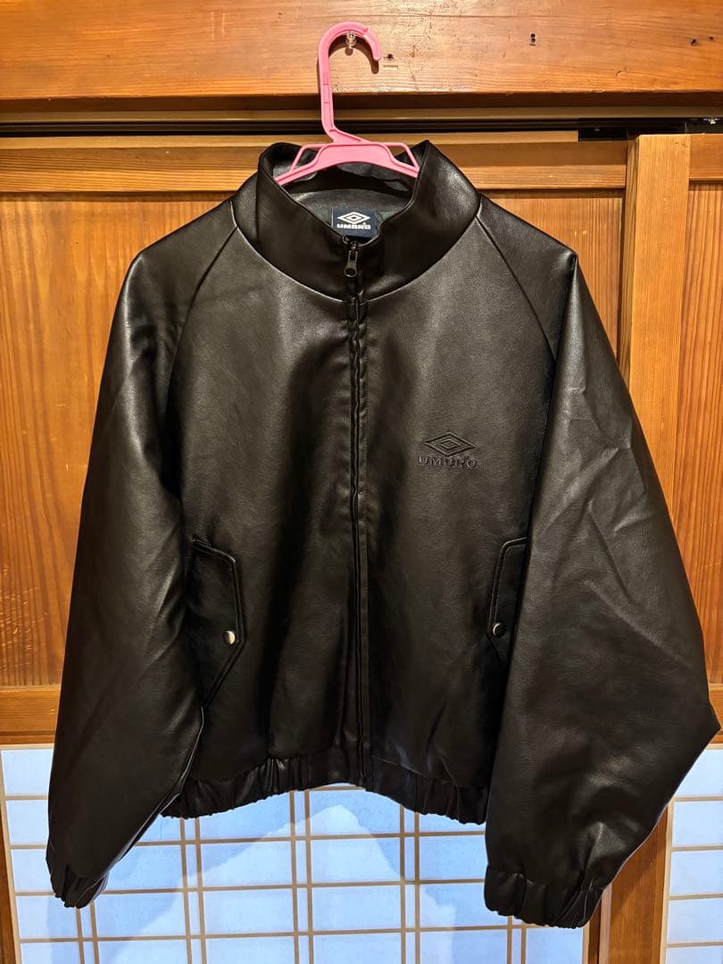UMBRO ブラック ボンバージャケット umbro（アンブロ） ブルゾン アウター 別注コラボ 2wayリバーシブル