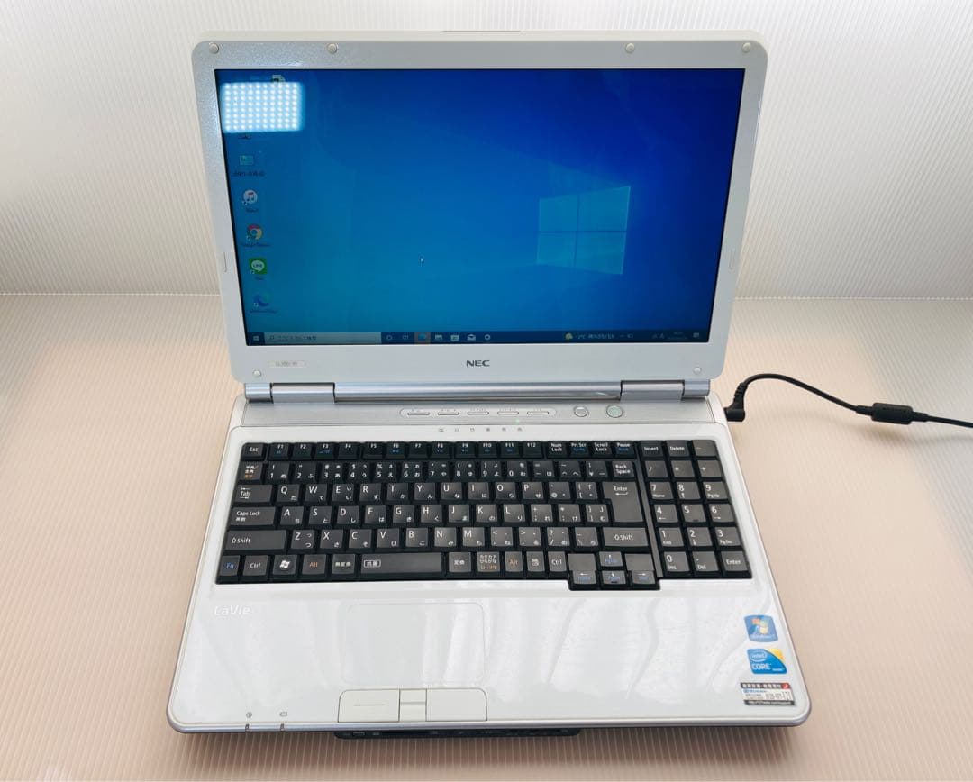 【送料無料】超おすすめ NECスタンダードノートパソコン 人気の白 SSD搭載