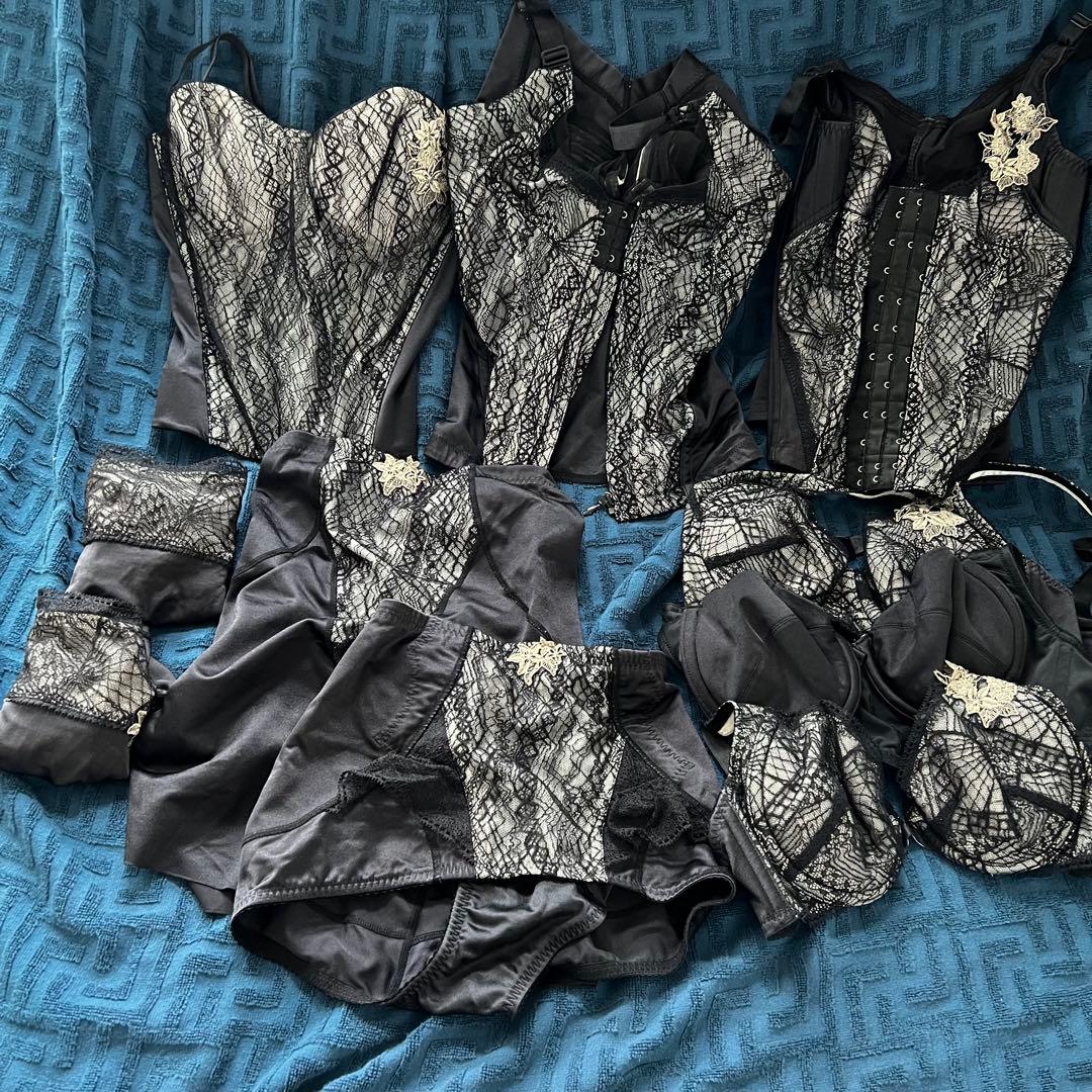 【chiari】マルコ サラヴィール 矯正下着 D65Mサイズ10点セット