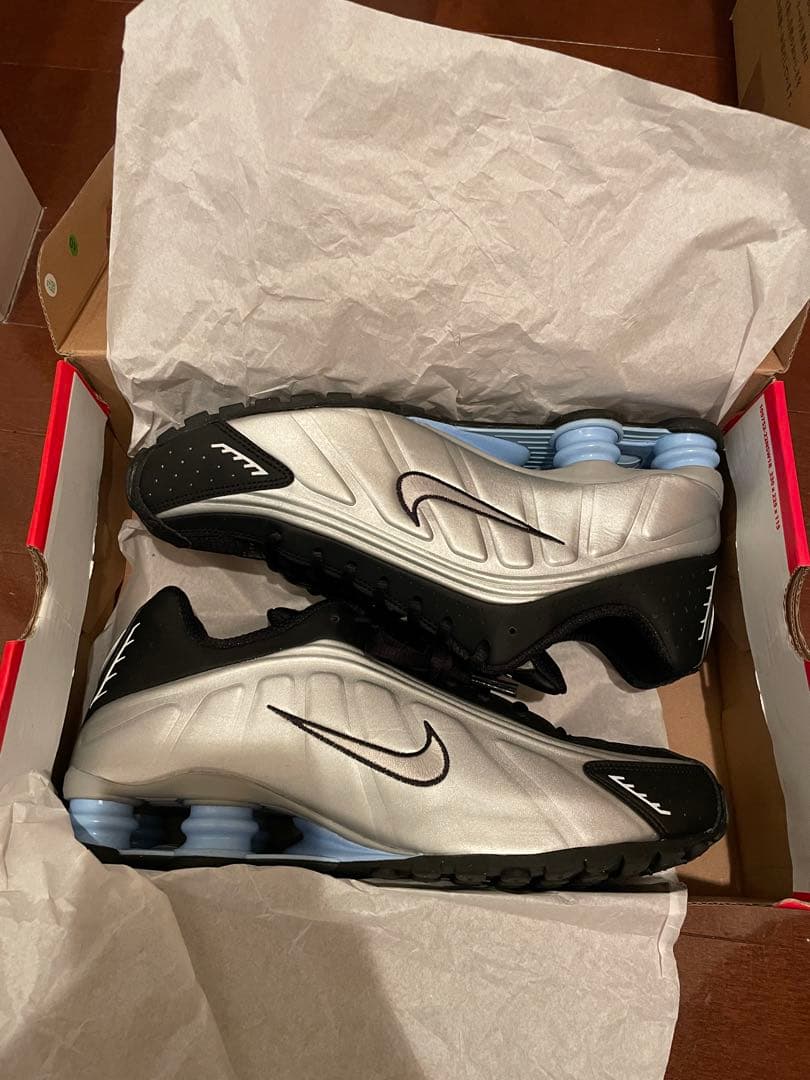 Nike Shox R4 メタリックシルバー 10 NIKE: SHOX R4｜ SHIPS 公式サイト