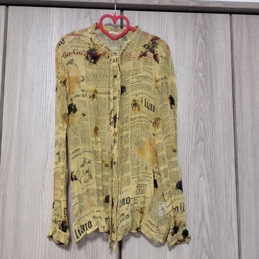 ジョン・ガリアーノ　ニュースペーパー柄シャツ