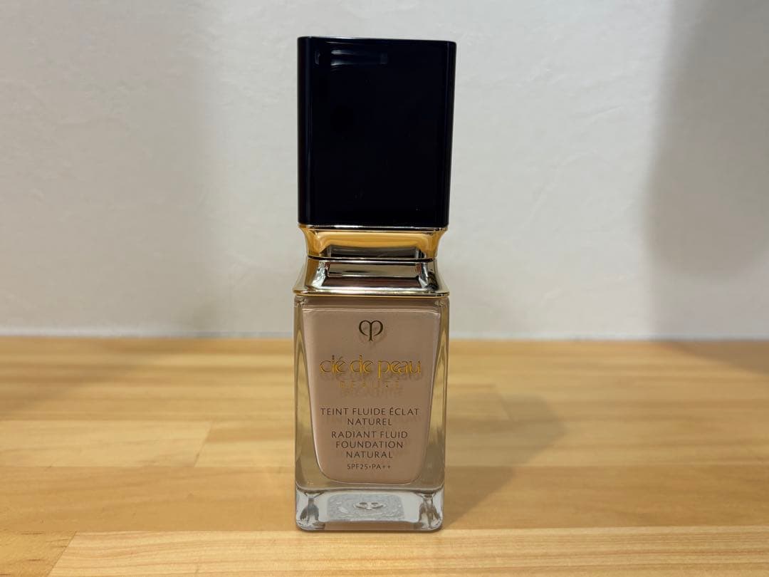 クレドポーボーテ タンフリュイドエクラ ナチュレル オークル10