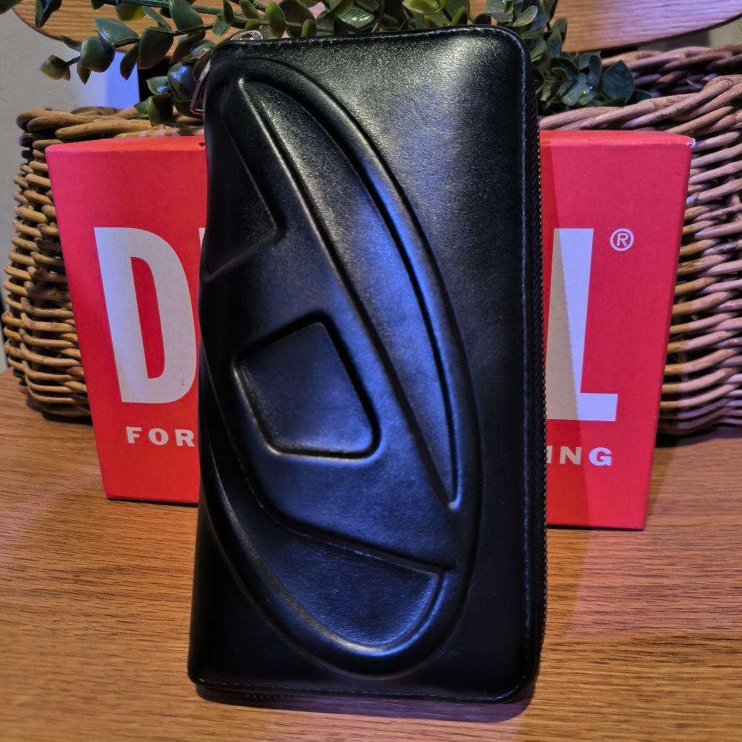 DIESEL　ディーゼル　レザー　エンボスロゴ　長財布 長財布 ラウンドファスナー ロゴ エンボス 多収納 レザー 青 ブルー