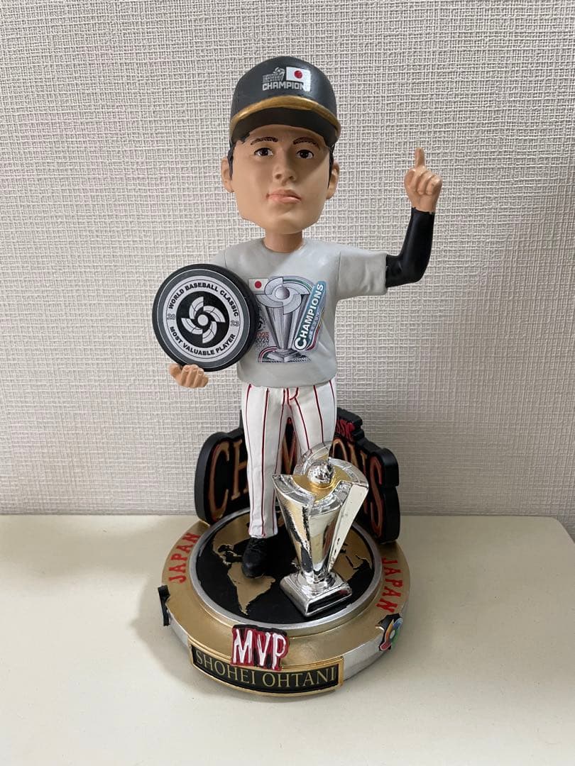 大谷翔平【123個限定】ボブルヘッド WBC 優勝トロフィー MVP盾 - メルカリ
