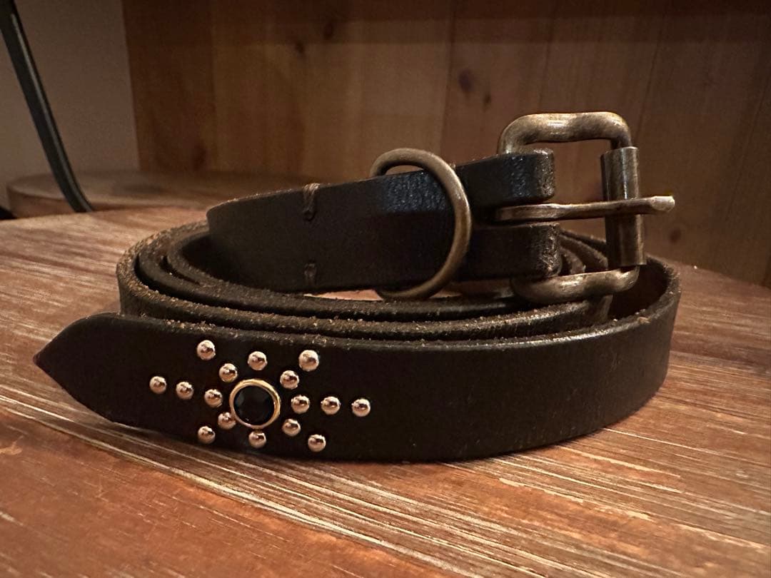 優*様 ビンテージ 茶芯レザー スタッズ ナロー ベルト ブラック