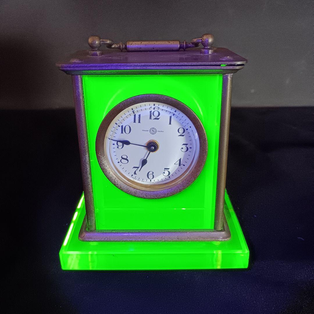 ウランガラス　置時計　ゼンマイ式 　動作確認済み　レトロ　時計 Yahoo!オークション -「ウランガラス 時計」の落札相場・落札価格