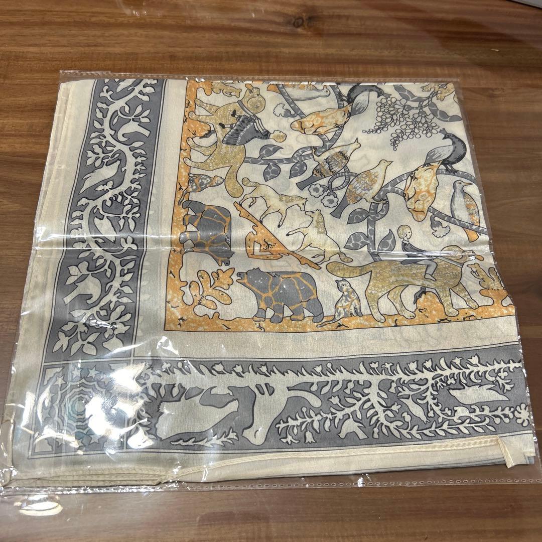 CHANEL シャネル ノベルティ スカーフ 新品未使用 絹 シルク 100