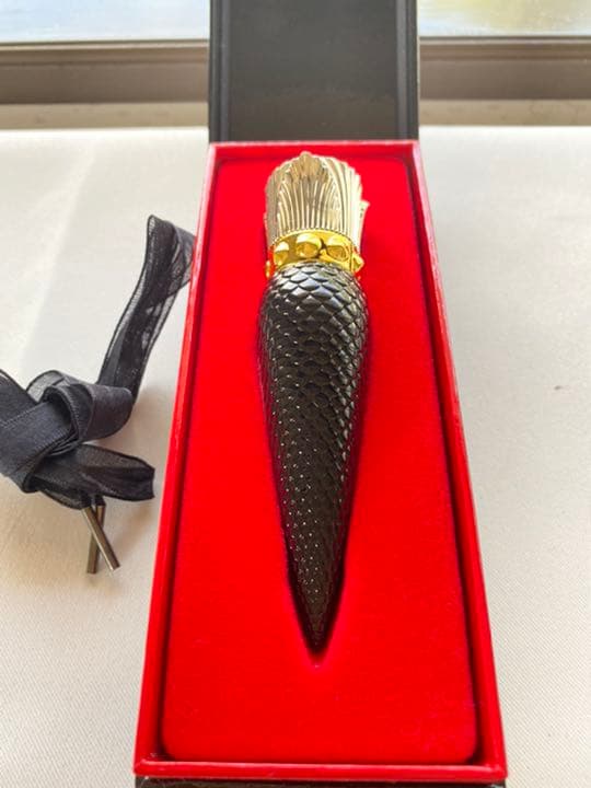 リップカラー ルージュ ルブタン 001s