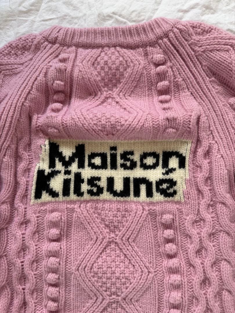 Maison Kitsuné ピンク ケーブルニット セーター