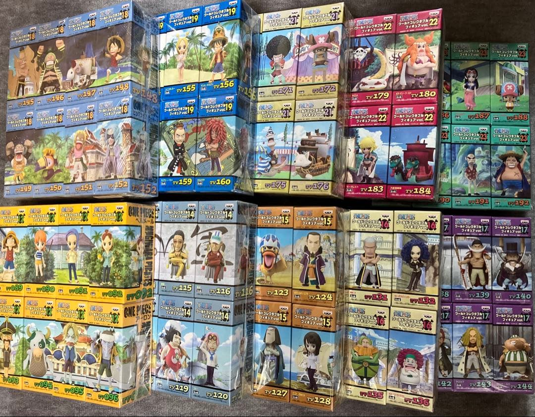 【超美品、未開封】ワンピースワールドコレクタブルフィギュア まとめて80体