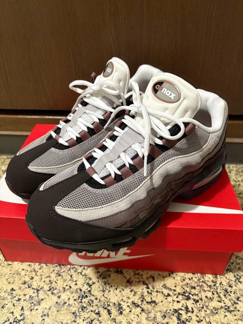 靴 Nike W AirMax95 OG BigBubble VelvetBrown NIKE W AIR MAX 95 VELVET BROWN/PEARL GREY-BAROQUE BROWN（ナイキ